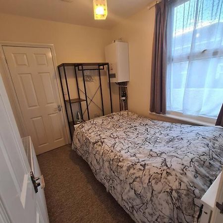 Groundfloor One Bedroom Apartment Райд Экстерьер фото